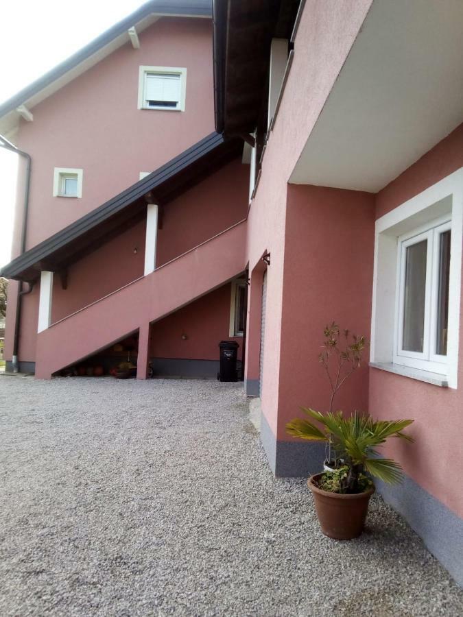 Studio Apartman Zagreb Horvati Rakov Potok Buitenkant foto