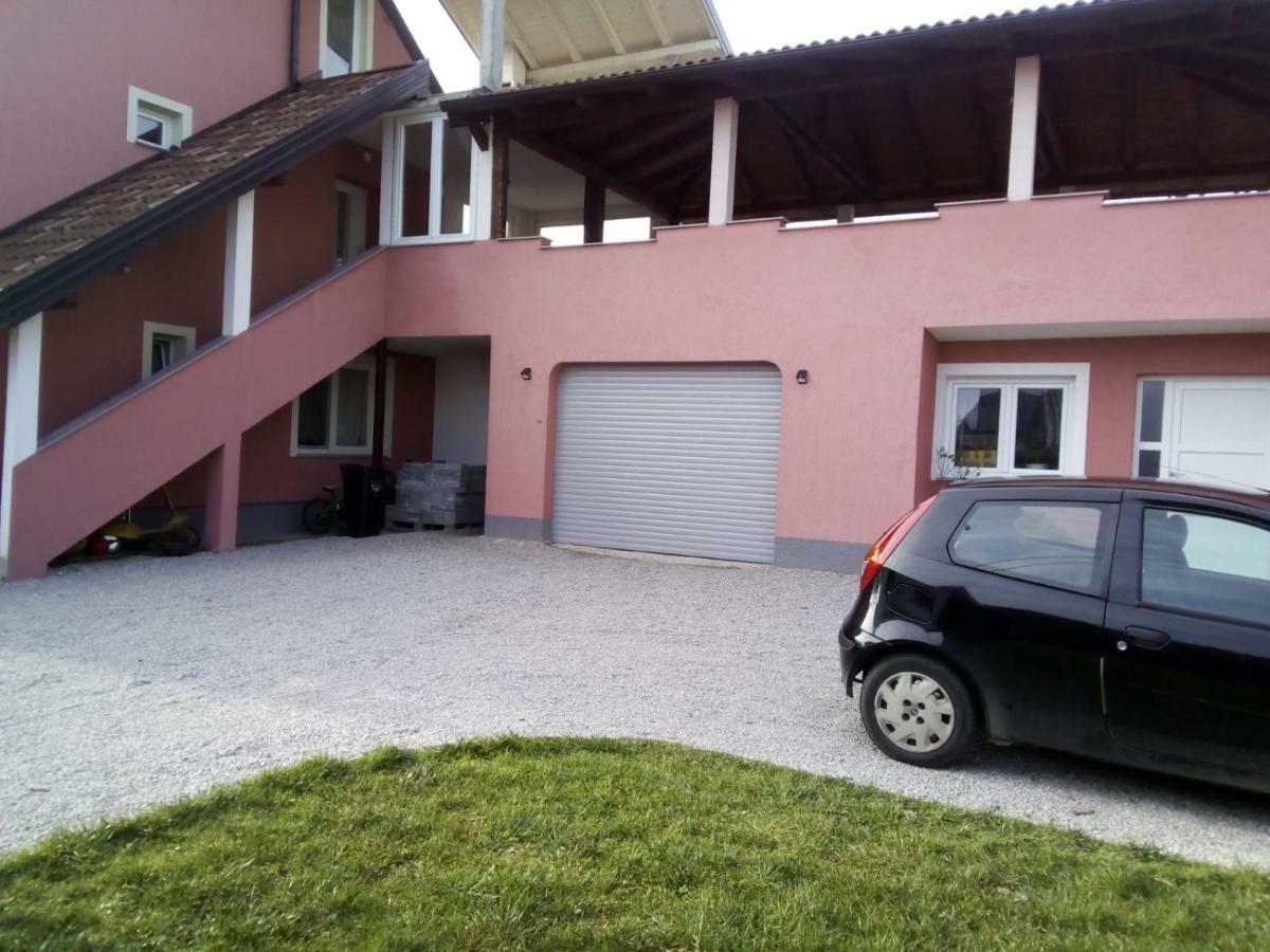 Studio Apartman Zagreb Horvati Rakov Potok Buitenkant foto